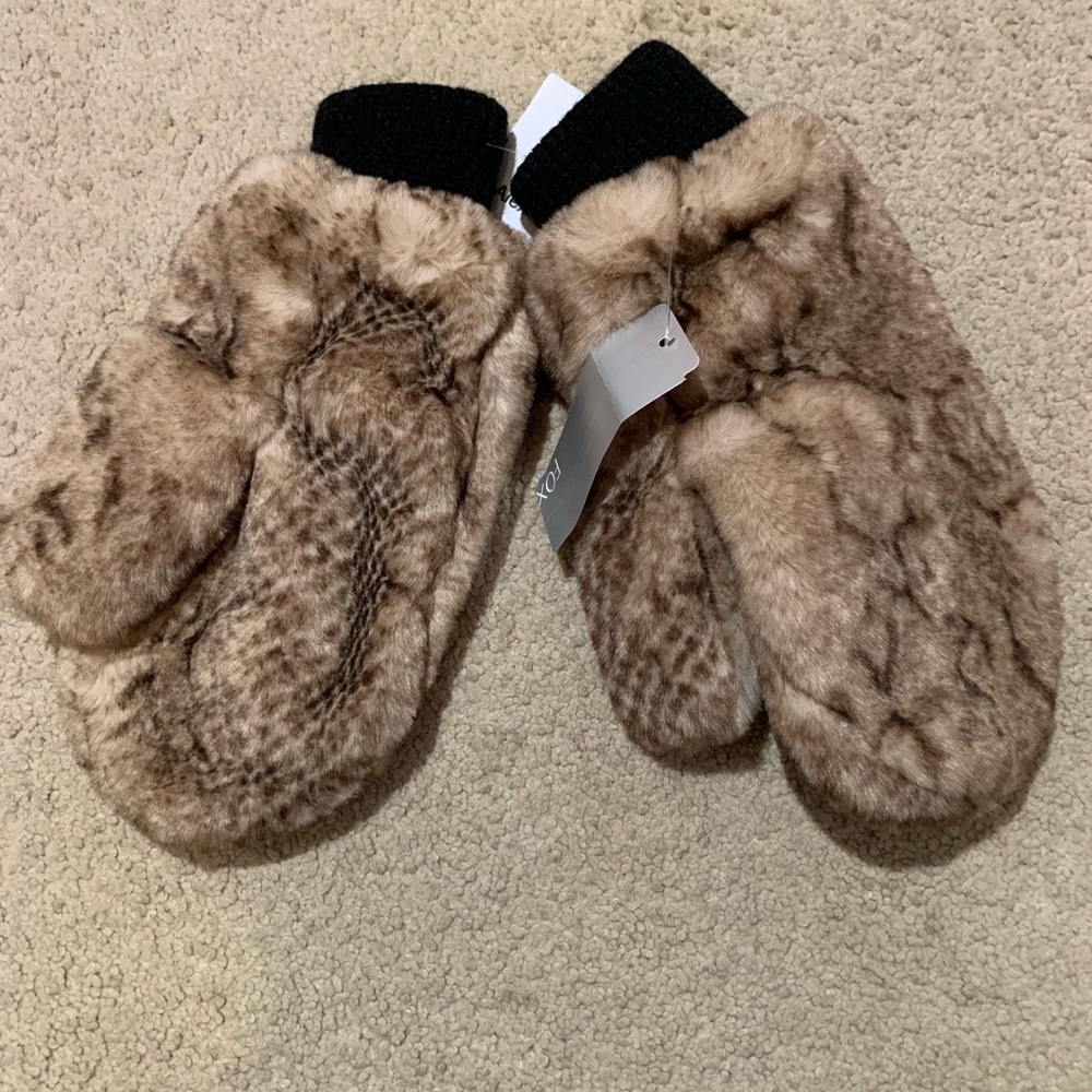 Alex Max mittens *happy to negotiate*